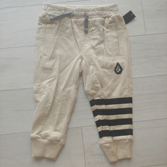 VOLCOM Baby NEW Popover Crewneck , Joggers & Beanie Set - Picture 5 of 10